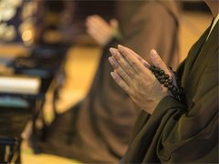 加持祈祷｜電話占いウラナ